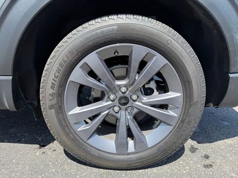 Used 2024 Ford Explorer XLT w/ Equipment Group 202A image 9