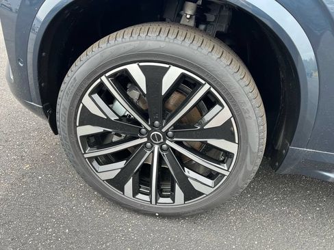 New 2026 Volvo XC90 B6 Ultra w/ Protection Package Premier AWD/4WD image 9