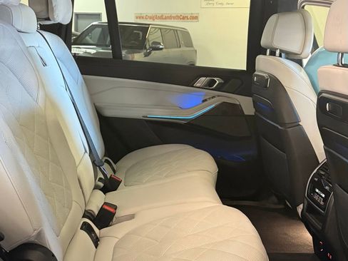 Used 2024 BMW X7 xDrive40i w/ Premium Package AWD/4WD image 16