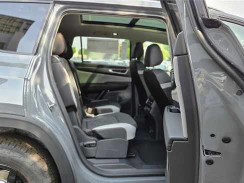 New 2026 Volkswagen Atlas Peak Edition AWD/4WD image 32