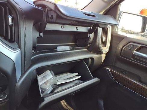 Used 2020 GMC Sierra 1500 Elevation w/ Elevation Value Package image 31