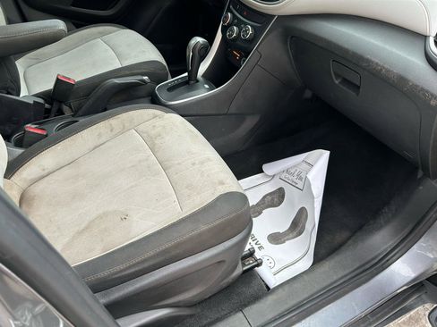 Used 2020 Chevrolet Trax LT image 12