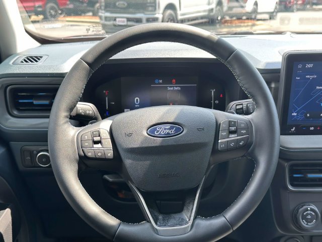 Used 2025 Ford Maverick Lobo AWD/4WD image 27