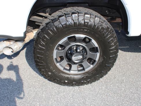 Used 2023 Ford F250 Lariat w/ Lariat Ultimate Package AWD/4WD image 13