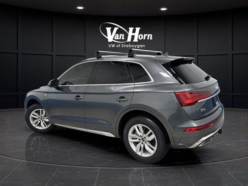 Used 2022 Audi Q5 2.0T Premium w/ Convenience Package image 3