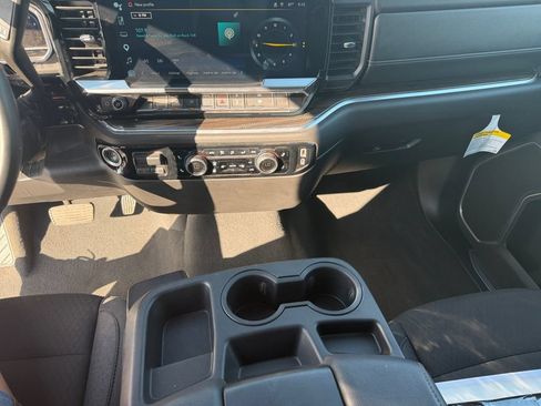 Used 2025 Chevrolet Silverado 1500 LT RWD image 24