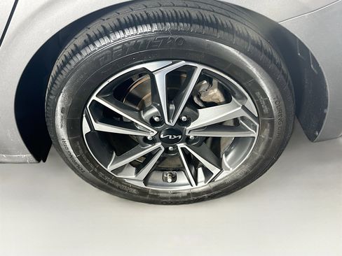 Used 2023 Kia Forte LXS image 11