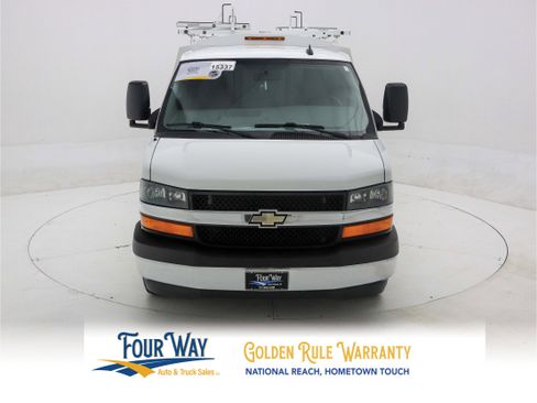 Used 2017 Chevrolet Express 3500 image 8