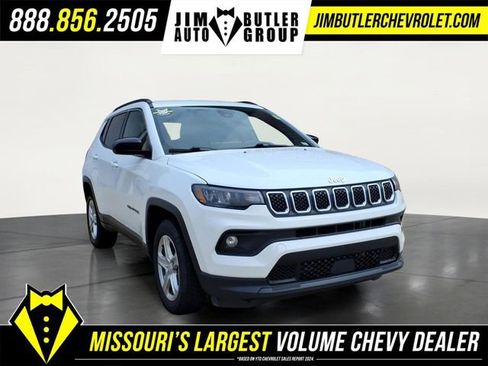 Used 2024 Jeep Compass Latitude AWD/4WD image 6