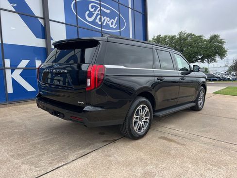 Used 2025 Ford Expedition Max Active RWD image 8