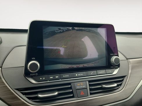 Used 2024 Nissan Altima 2.5 SV FWD image 23