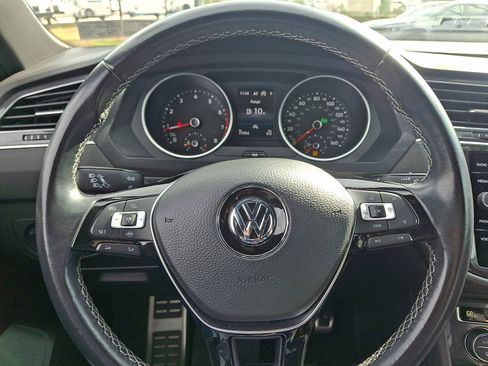 Used 2021 Volkswagen Tiguan SE R-Line image 20