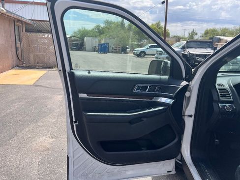 Used 2018 Ford Explorer Limited w/ Equipment Group 301A AWD/4WD image 12