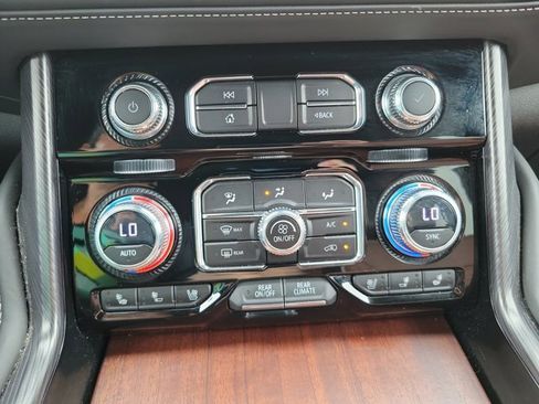 Used 2023 GMC Yukon Denali Ultimate AWD/4WD image 22