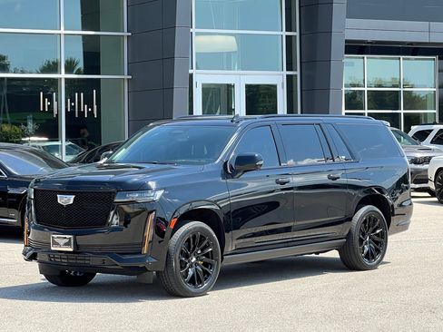 Used 2023 Cadillac Escalade ESV Sport Platinum w/ LPO, ONYX Package AWD/4WD image 1