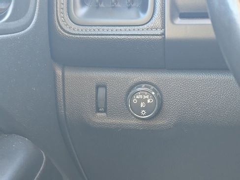 Used 2015 GMC Canyon SLT image 31