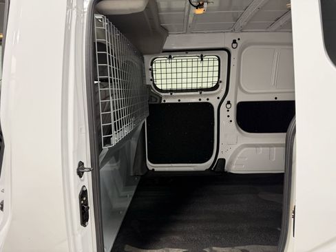 Used 2021 Nissan NV200 SV w/ Sliding Door Glass Package image 18