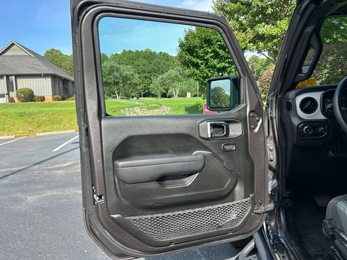Used 2025 Jeep Wrangler Unlimited Sport AWD/4WD image 57