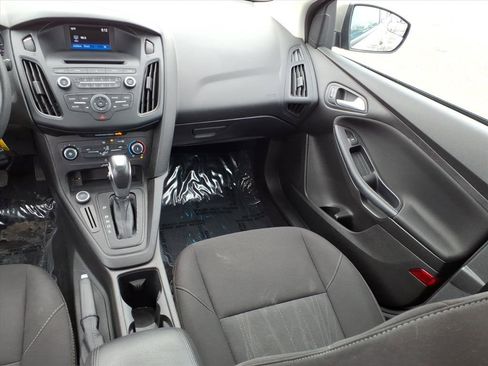 Used 2016 Ford Focus SE image 12