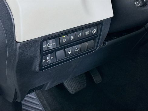 Used 2023 Toyota Sequoia Capstone image 10