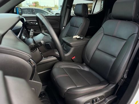 Used 2023 Chevrolet Traverse RS AWD/4WD image 14