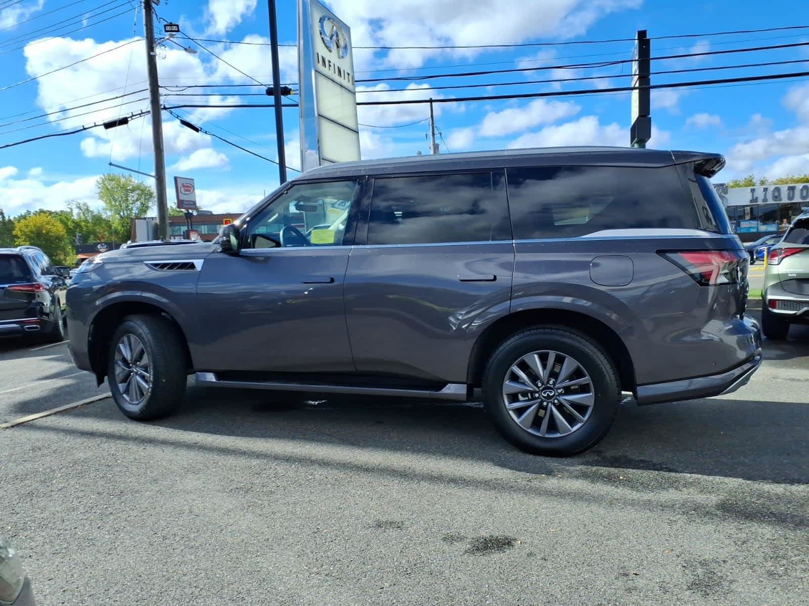 Certified 2026 INFINITI QX80 Pure w/ Cargo Package AWD/4WD image 7