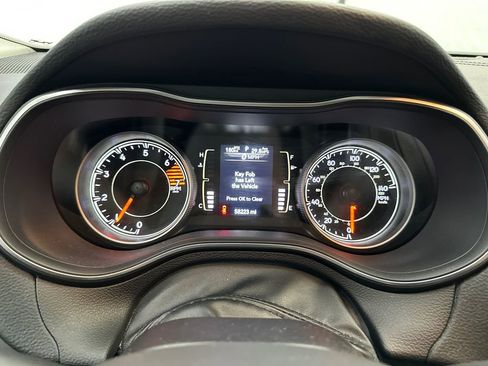 Used 2020 Jeep Cherokee Latitude Plus image 27