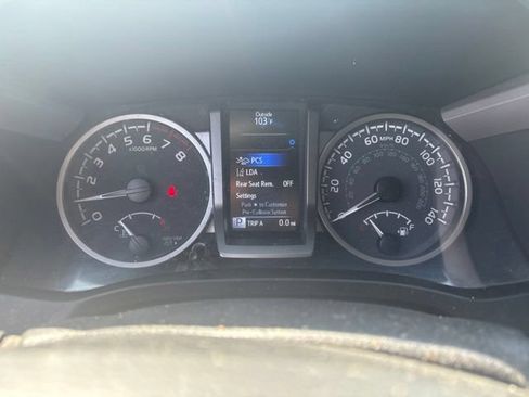 Used 2023 Toyota Tacoma Limited AWD/4WD image 9