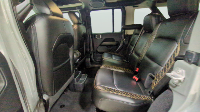 Used 2022 Jeep Wrangler Unlimited Sahara AWD/4WD image 16