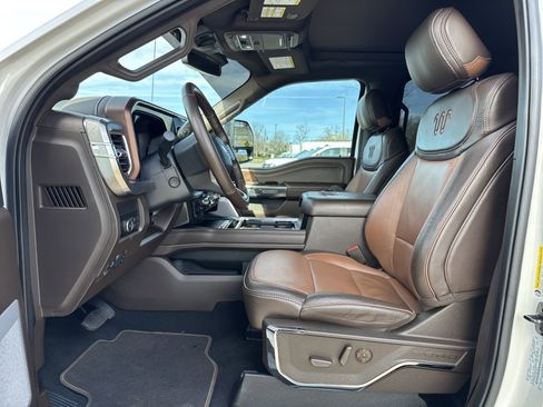 Used 2025 Ford F250 King Ranch w/ FX4 Off-Road Package image 16