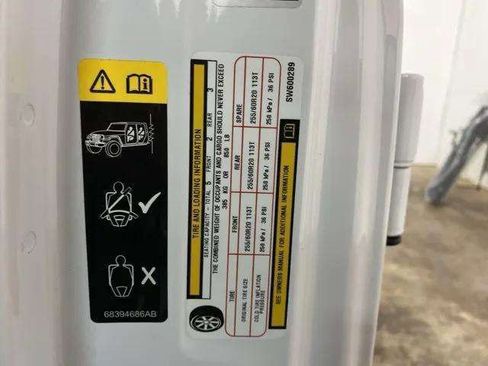 Used 2025 Jeep Wrangler Sahara 4xe w/ Safety Group image 94