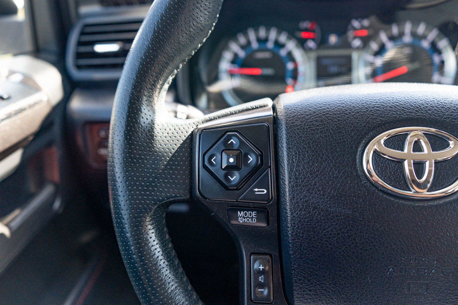 Used 2019 Toyota 4Runner TRD Off-Road Premium AWD/4WD image 27