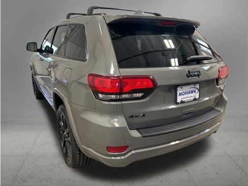 Used 2020 Jeep Grand Cherokee Altitude AWD/4WD image 3