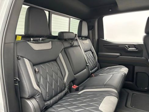 New 2026 GMC Sierra 1500 AT4 w/ AT4 Premium Package AWD/4WD image 38