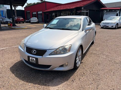 Used 2006 Lexus IS 250 w/ Preferred Accessory Pkg RWD image 9