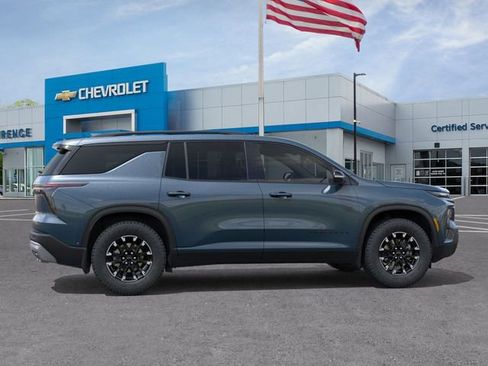 New 2026 Chevrolet Traverse Z71 w/ Driver Confidence Package AWD/4WD image 5