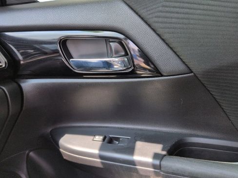 Used 2017 Honda Accord LX image 24
