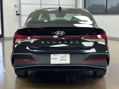 Used 2025 Hyundai Elantra Sport w/ Cargo Package FWD image 6