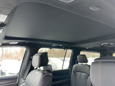 Used 2025 Jeep Grand Wagoneer Series III w/ Rear Seat Video Group 1 image 22