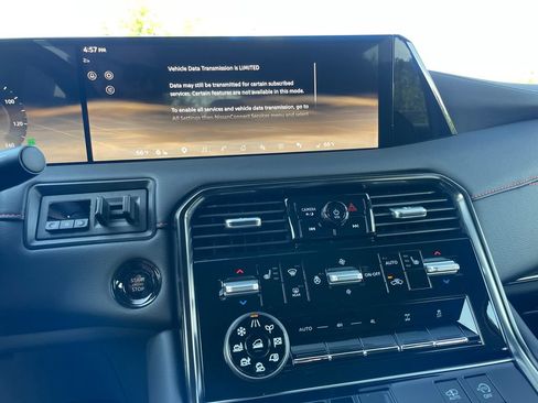 Used 2025 Nissan Armada PRO-4X AWD/4WD image 19