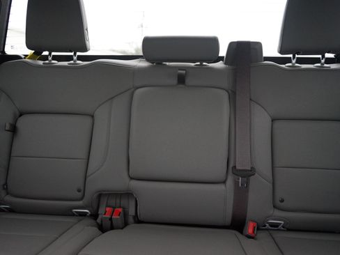 Used 2024 GMC Sierra 1500 SLT w/ X31 Off-Road Package image 18