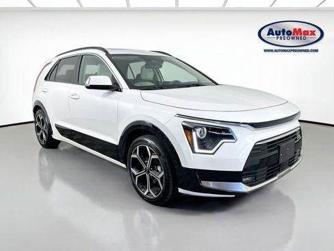 Used 2023 Kia Niro EX Touring FWD image 1