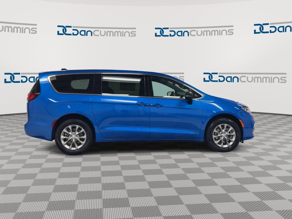 New 2026 Chrysler Pacifica Select AWD/4WD image 9