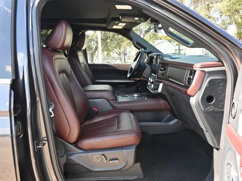 Used 2024 Ford Expedition Max Limited image 26