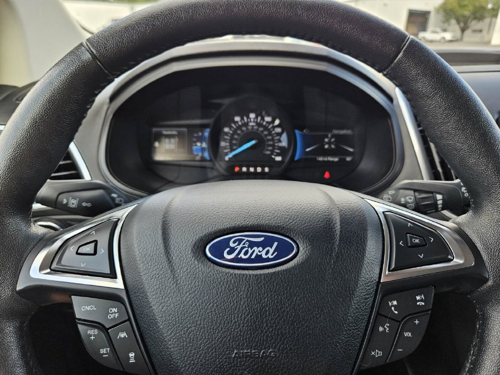 Certified 2022 Ford Edge Titanium AWD/4WD image 35