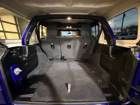 Used 2019 Jeep Wrangler Unlimited Sport S image 28