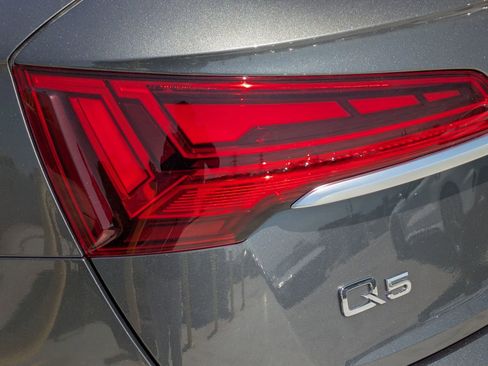 Used 2023 Audi Q5 2.0T Premium Plus w/ Premium Plus Package AWD/4WD image 17