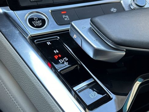 Used 2022 Audi e-tron Premium image 22