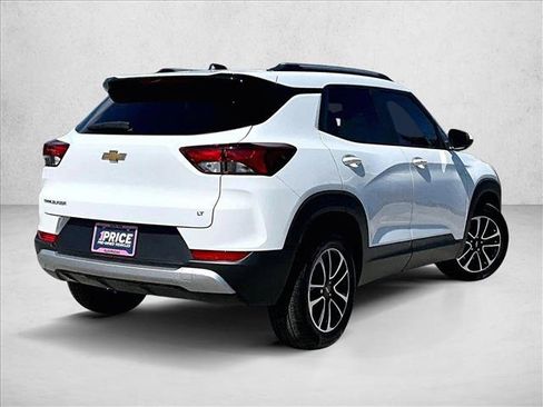Certified 2025 Chevrolet TrailBlazer LT FWD image 2