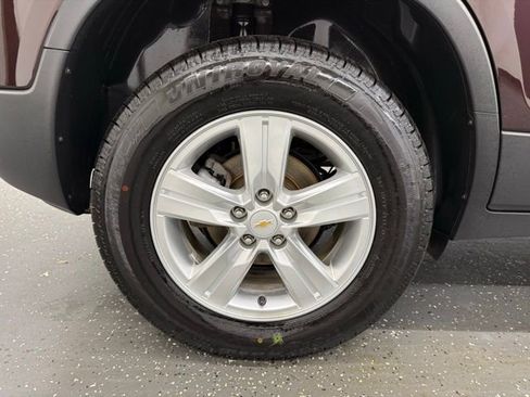 Used 2020 Chevrolet Trax LT w/ LT Convenience Package image 21